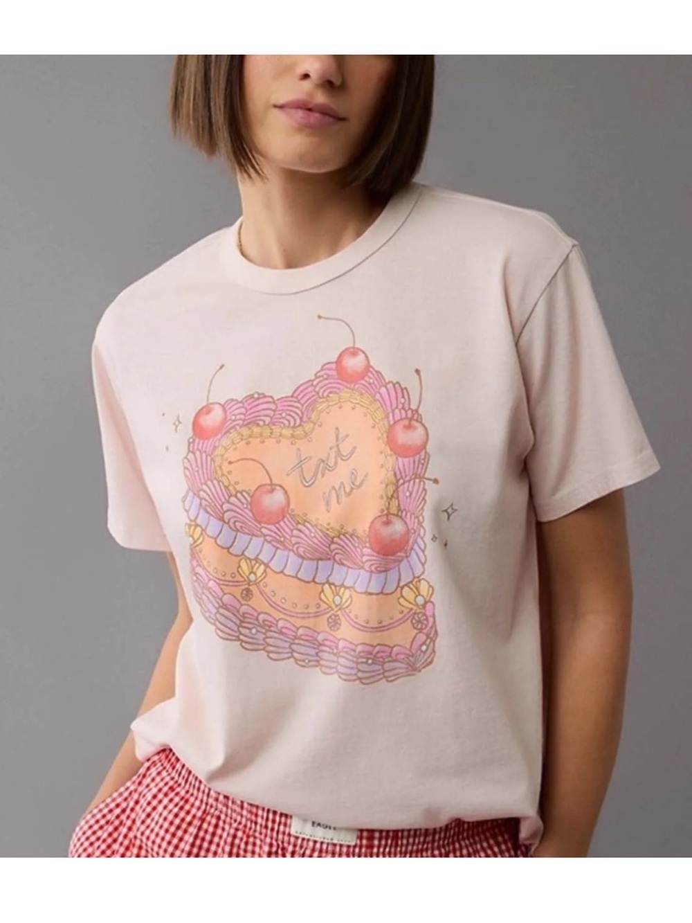 American Eagle graphic tee cake txt me light pink size medium